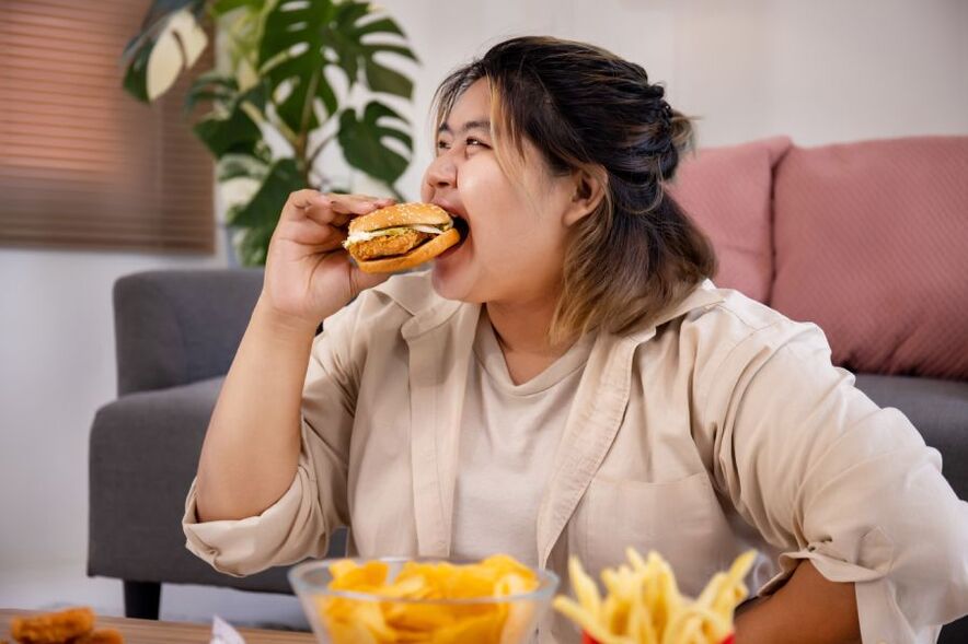 junk food menyebabkan kelebihan berat badan